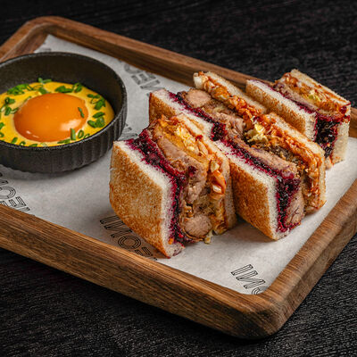 Сэндвич с ребром кацу в Neoni по цене 890 ₽