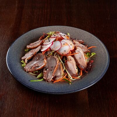 Салат с уткой в Pho'n'Roll по цене 520 ₽