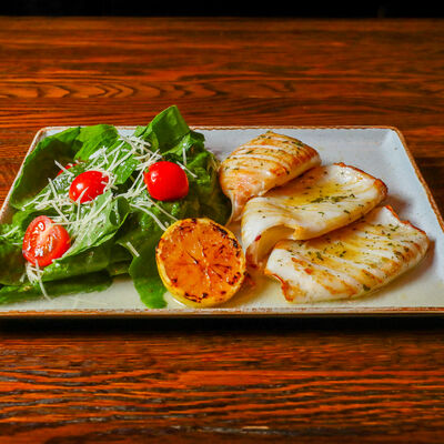 Командорский кальмар на гриле в Таверна Фили Хаус по цене 690 ₽