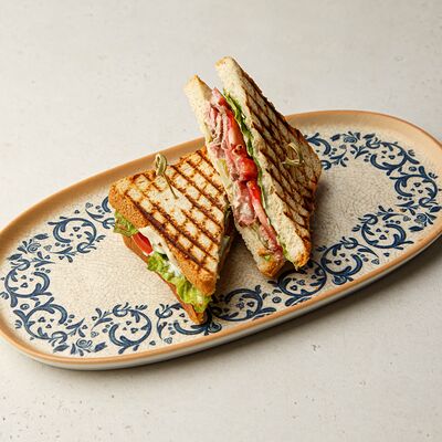 Сэндвич с пастрами в Философия по цене 750 ₽