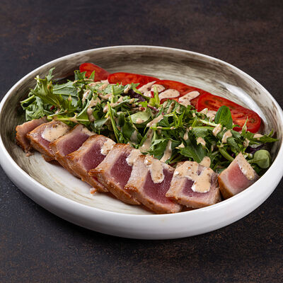 Салат с тунцом и томатами в Shemodi Шемоди по цене 650 ₽