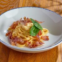 Спагетти Карбонара в BBQ Beer Restaurant