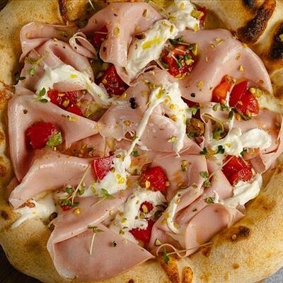 Мортаделла со страчателлой в Dolce Far Niente по цене 1140 ₽