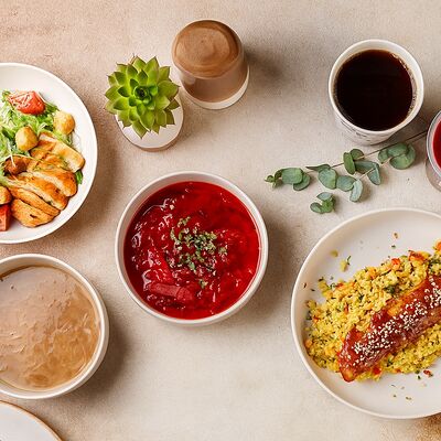 Ланч Салат Цезарь + луковый суп в Kristof Coffee and Kitchen по цене 1170 ₽