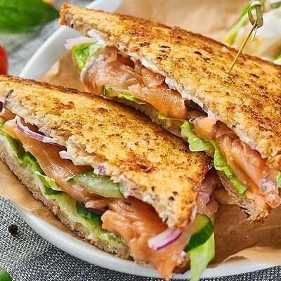 Сэндвич с сёмгой в Панорама по цене 550 ₽