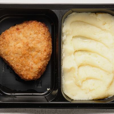 Котлета из щуки с картофельным пюре в Ватрушка по цене 390 ₽