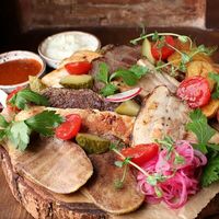 Большое мясное плато в Настойчивость