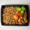 Курица терияки с красным рисом и кунжутным соусом в Тарелка по цене 421