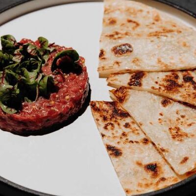 Тартар из говядиныв Cherish по цене 790 ₽