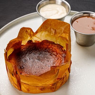 Баскский чизкейк в MEAT HAPPENS BBQ по цене 770 ₽