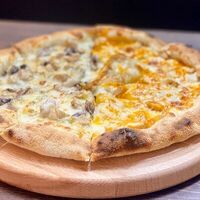 Пицца Дуэт жюльен и чикен-чеддер в ДВА ОТЦА