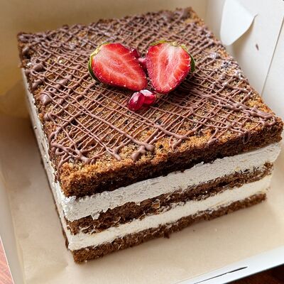 Бенто торт морковный в Кофейня 8512 по цене 605 ₽