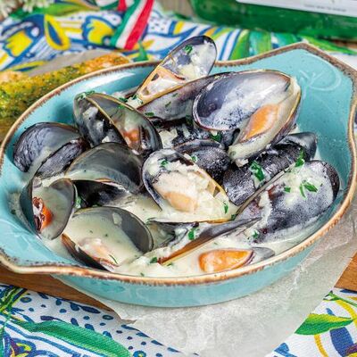 Мидии в сливочно-чесночном соусе в Луиджи & Тосё по цене 679 ₽