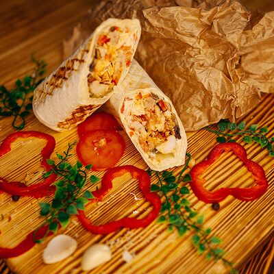 Шаурма Pro острая в Pro.Жарье по цене 215 ₽