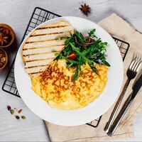 Омлет с сыром в Randevu
