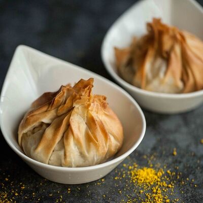 Грибной жюльен с курицей в тесте фило в Svekla Catering по цене 2390 ₽