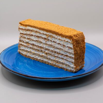 Торт Медовик в Organic Coffee по цене 329 ₽