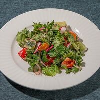 Салат по-грузински с орехами в Самеба