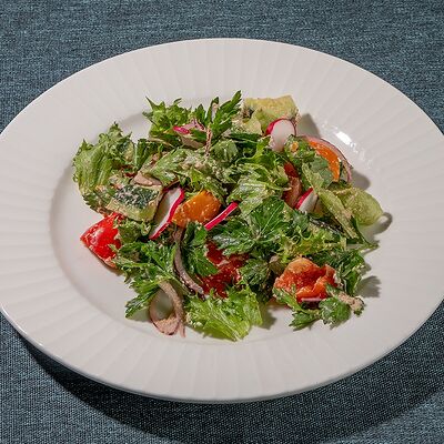 Салат по-грузински с орехами в Самеба по цене 400 ₽