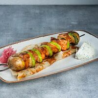 Шашлык куриный с соусом Дзадзыки в Гастропаб Дабл Эль