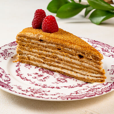 Медовик в Ресторан Батони по цене 635 ₽