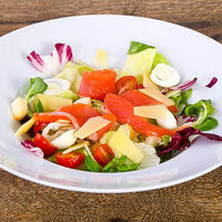 Салат Цезарь с семгой в Piccola Pizza