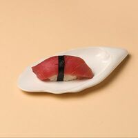 Нигири с тунцом в SCAT