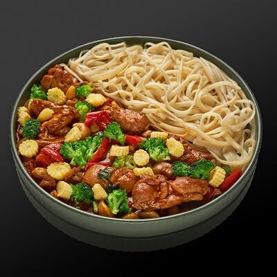 Цыплёнок с брокколи и мини кукурузой с лапшой Wok в Большой ФО по цене 297 ₽