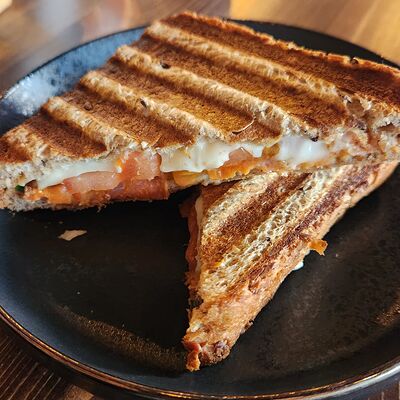 Сэндвич Пепперони в Кофточка по цене 380 ₽