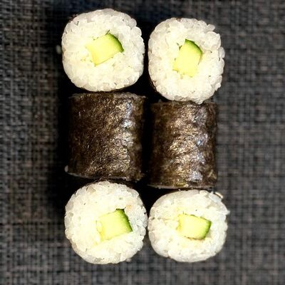 Маки с авокадо в Sushi LeGo по цене 249 ₽