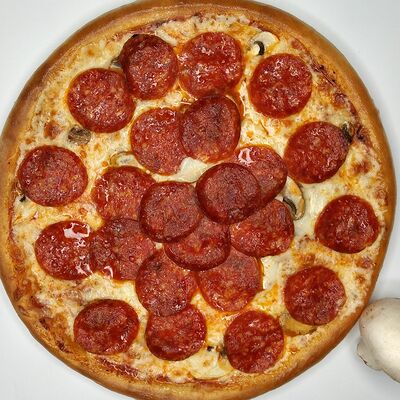 Пицца Пеперони в Pizza mizza по цене 385 ₽