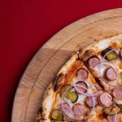 С куриными колбасками гриль в Лаунж бар 6/20 по цене 850 ₽