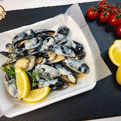 Мидии чили в сливочном соусе в РАКОВАРЪ по цене 890 ₽