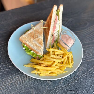 Сэндвич с семгой в Грейс HALL по цене 450 ₽