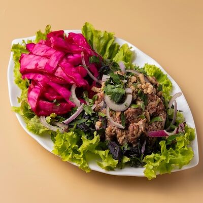 Красное лобио с орехами и капустой по-гурииски / Red lobio with nuts and Gurian cabbage в Однажды в Грузии по цене 720 ₽