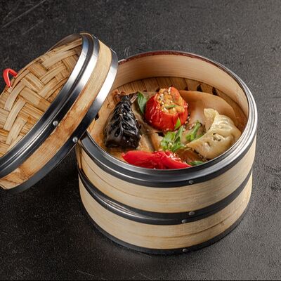 Ассорт из 8 гёдза в Mr Pho Bo по цене 990 ₽