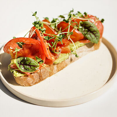 Тост с томатами в Angel Cakes по цене 990 ₽