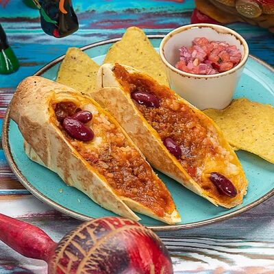 Буррито с мясом чили в Burritos по цене 370 ₽