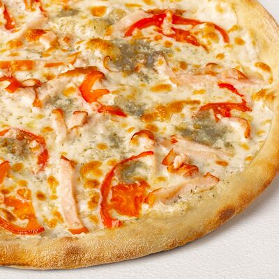 Сырная с цыпленком на тонком тестев Суши Wok по цене 599 ₽