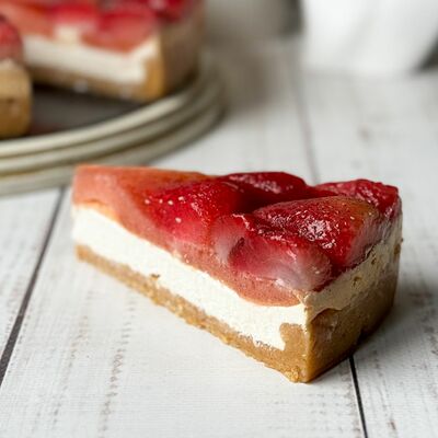 Чизкейк клубничный в Бургер бар Нейборс по цене 370 ₽