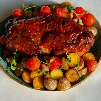 Свиная шея под соусом барбекюв Vkus по цене 5400 ₽