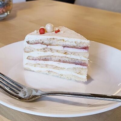 Торт Молочная девочка в Parmesan по цене 440 ₽