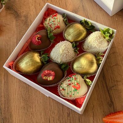Набор из клубники в шоколаде - праздничный в Berry sweets по цене 2410 ₽