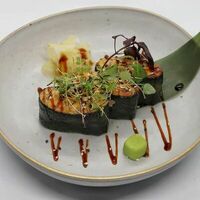 Запеченые суши с креветкой в Robata