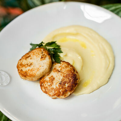 Котлеты из индейки с картофельным пюре в Сыроварня по цене 695