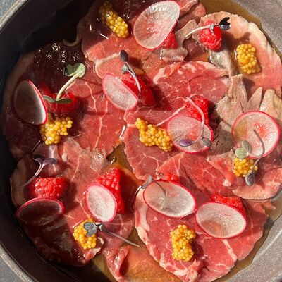 Татаки из говядины в Kano по цене 1520 ₽