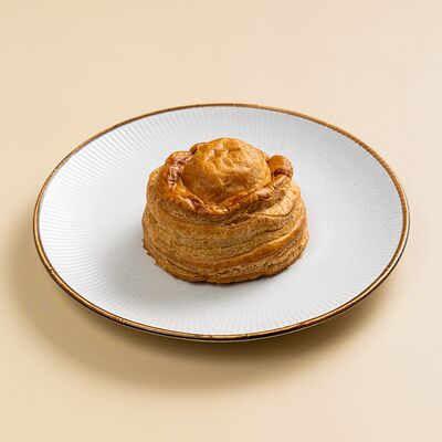 Пирожок слоёный с мясом в Север-Метрополь по цене 180 ₽