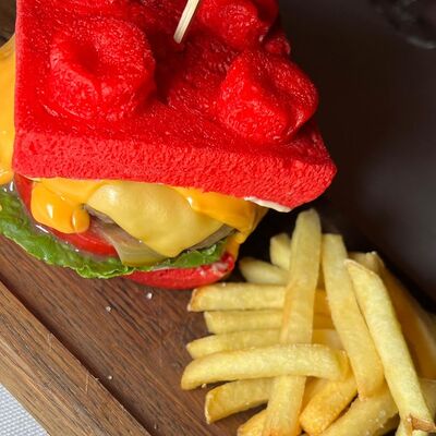 Бургер Лего с котлетой из говядины в Rumi по цене 1600 ₽