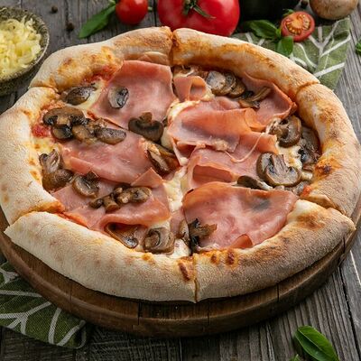 Пицца с ветчиной и грибами в Кукумбер по цене 245