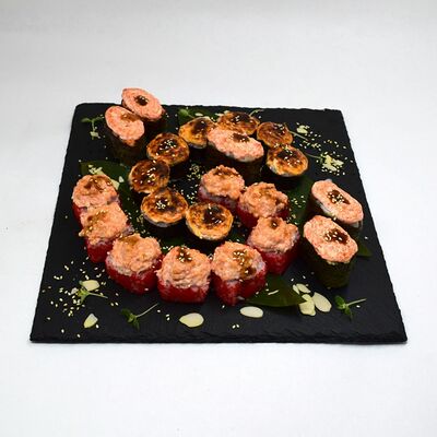 Запечённый сет в Sushi kim по цене 2015 ₽